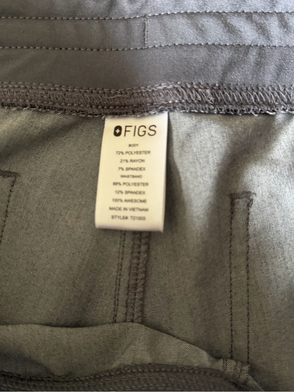 Figs Women’s Technical Collection Scrub Pants (M) and Top (S) - Picture 4 of 8